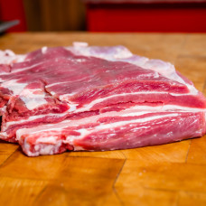 VEPŘOVÝ BOK S KOSTÍ / ČR